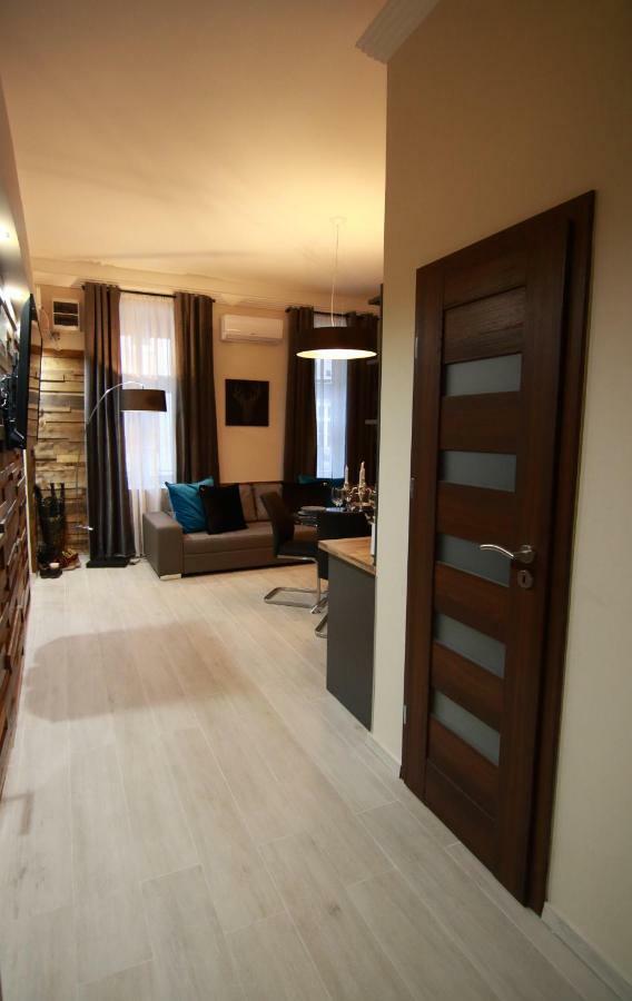 Center Of The Center, The Grand Deluxe Daire Budapeşte Dış mekan fotoğraf