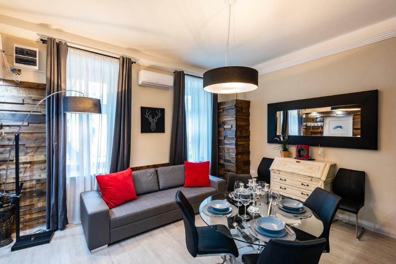 Center Of The Center, The Grand Deluxe Daire Budapeşte Dış mekan fotoğraf